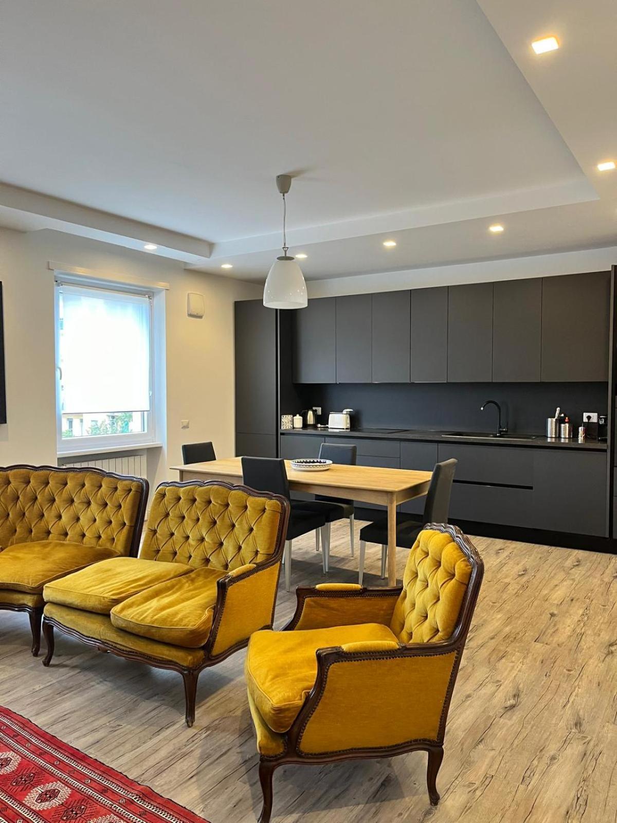 Apartment On The Square ローマ エクステリア 写真